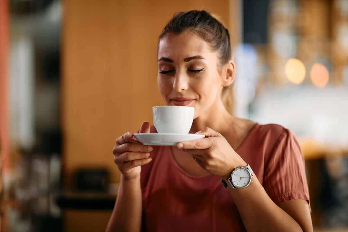 café fraîchement moulu